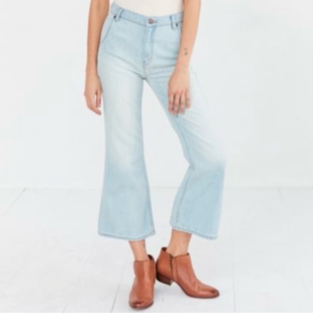 NWOT Urban Outfitters BDG Size 32 Bleach Wash Denim Flare Cropped Jeans